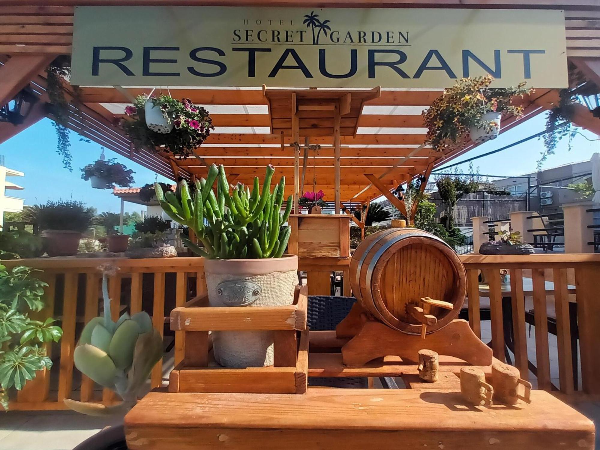 Secret Garden Hotel Maleme  Exterior photo